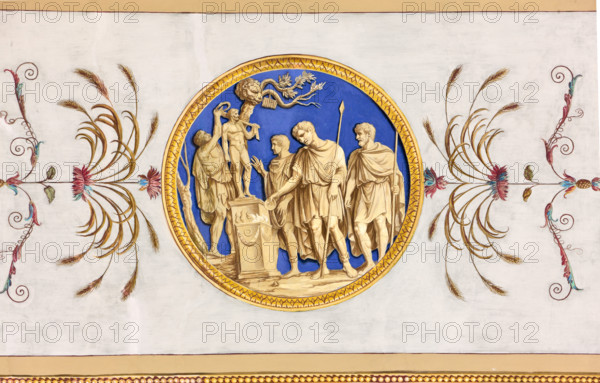 Palermo, Palazzo Reale o Palazzo dei Normanni, Appartamento Reale, Sala d'Ercole (Parlamento
dell'Assemblea Regionale Siciliana), la volta,  fregio decorativo: medaglione con la venerazione di Ercole, pittura murale a secco di Giuseppe Velasco, 1812.

[ENG]
Palermo, The Royal Palace or Palazzo dei Normanni (Palace of the Normans), the Royal Apartment, The Hercules Hall (Parliament of the Sicily Regional Assembly), the vault, decorative frieze: Medallion with the Veneration of Hercules, dry wall painting by Giuseppe Velasco, 1812.
Palazzo Reale (Palazzo dei Norma, Palermo (PA), Sicilia - Sicily, Italia - Italy