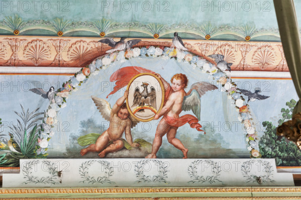 Palermo, Palazzo Reale o Palazzo dei Normanni, Appartamento Reale, Sala   degli Uccell, volta affrescata: dettaglio con uccelli, putti e stemma reale con aquila.

[ENG]
Palermo, The Royal Palace or Palazzo dei Normanni (Palace of the Normans), The Royal Apartment, the Birds Room, the frescoed vault: detail with birds, putti and a royal emblem representing an eagle.
Palazzo Reale (Palazzo dei Norma, Palermo (PA), Sicilia - Sicily, Italia - Italy