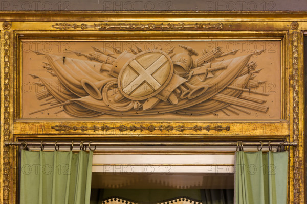 Palermo, Palazzo Reale o Palazzo dei Normanni, Appartamento Reale, Sala dei Viceré:sovrapporta con panoplia. Pitture murali a secco di Salvatore Gregorietti, 1901

[ENG]
Palermo, The Royal Palace or Palazzo dei Normanni (Palace of the Normans), The Royal Apartment, The Viceroy Room: detail of apating over a door representing a panoply. Dry wall paintings by Salvatore Gregorietti, 1901
Palazzo Reale (Palazzo dei Norma, Palermo (PA), Sicilia - Sicily, Italia - Italy