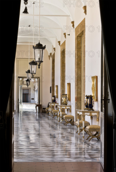 Palermo, Palazzo Reale o Palazzo dei Normanni, Appartamento Reale: corridoio che porta alla sala dei Vicere´.

[ENG]
Palermo, The Royal Palace or Palazzo dei Normanni (Palace of the Normans), The Royal Apartment: corridor which leads to the Viceroy Room.
Palazzo Reale (Palazzo dei Norma, Palermo (PA), Sicilia - Sicily, Italia - Italy