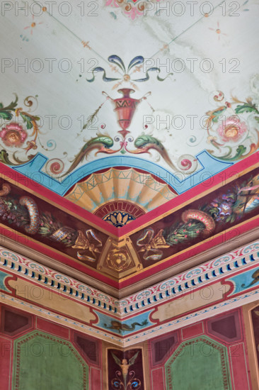 Palermo, Palazzo Reale o Palazzo dei Normanni, Appartamento Reale, Sala Gregorietti  (sala accanto a quella Pompeiana): dettaglio delle decorazioni. Tale stanza è sala lettura per i parlamentari.

[ENG]
Palermo, The Royal Palace or Palazzo dei Normanni (Palace of the Normans), The Royal Apartment, The Gregorietti Room (the room beside the Pompeiana Room): detail of the decoration. This room is the reading one for the members of the Parliament.
Palazzo Reale (Palazzo dei Norma, Palermo (PA), Sicilia - Sicily, Italia - Italy