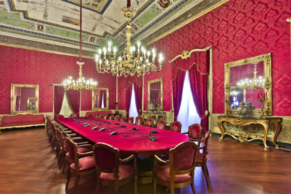 Palermo, Palazzo Reale o Palazzo dei Normanni, Appartamento Reale, Sala Rossa:   veduta.

[ENG]
Palermo, The Royal Palace or Palazzo dei Normanni (Palace of the Normans), The Royal Apartment, The Red Room: view.
Palazzo Reale (Palazzo dei Norma, Palermo (PA), Sicilia - Sicily, Italia - Italy