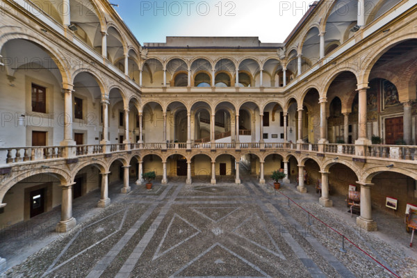 Palermo, Palazzo Reale o Palazzo dei Normanni, Cortile Maqueda: veduta.

[ENG]
Palermo, The Royal Palace or Palazzo dei Normanni (Palace of the Normans), The Maqueda Courtyard: view.
Palazzo Reale (Palazzo dei Norma, Palermo (PA), Sicilia - Sicily, Italia - Italy