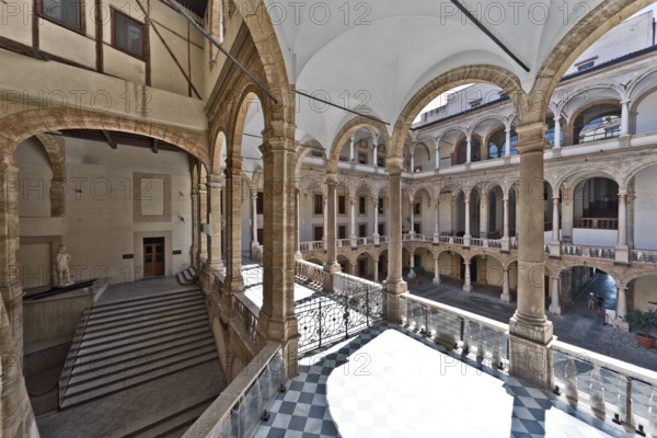 Palermo, Palazzo Reale o Palazzo dei Normanni, Cortile Maqueda: veduta.

[ENG]
Palermo, The Royal Palace or Palazzo dei Normanni (Palace of the Normans), The Maqueda Courtyard: view.
Palazzo Reale (Palazzo dei Norma, Palermo (PA), Sicilia - Sicily, Italia - Italy