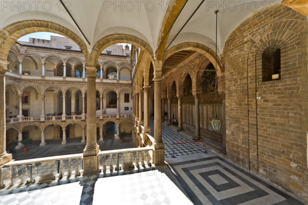 Palermo, Palazzo Reale o Palazzo dei Normanni, Cortile Maqueda: veduta.

[ENG]
Palermo, The Royal Palace or Palazzo dei Normanni (Palace of the Normans), The Maqueda Courtyard: view.
Palazzo Reale (Palazzo dei Norma, Palermo (PA), Sicilia - Sicily, Italia - Italy