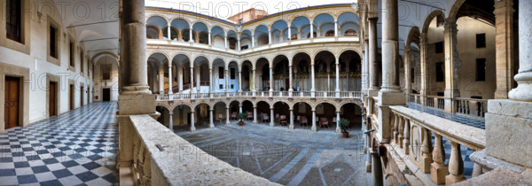 Palermo, Palazzo Reale o Palazzo dei Normanni, Cortile Maqueda: veduta.

[ENG]
Palermo, The Royal Palace or Palazzo dei Normanni (Palace of the Normans), The Maqueda Courtyard: view.
Palazzo Reale (Palazzo dei Norma, Palermo (PA), Sicilia - Sicily, Italia - Italy