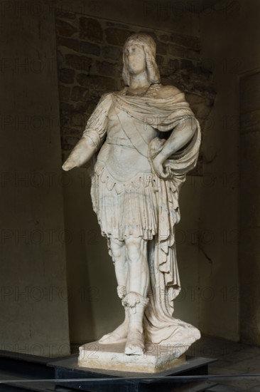 Palermo, Palazzo Reale o Palazzo dei Normanni, Cortile Maqueda: statua.

[ENG]
Palermo, The Royal Palace or Palazzo dei Normanni (Palace of the Normans), The Maqueda Courtyard: statue.
Palazzo Reale (Palazzo dei Norma, Palermo (PA), Sicilia - Sicily, Italia - Italy