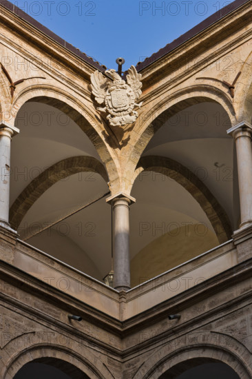 Palermo, Palazzo Reale o Palazzo dei Normanni, Cortile Maqueda: particolare dello stemma borbonico con aquila.

[ENG]
Palermo, The Royal Palace or Palazzo dei Normanni (Palace of the Normans), The Maqueda Courtyard: detail with the Borbone emblem representing an eagle.
Palazzo Reale (Palazzo dei Norma, Palermo (PA), Sicilia - Sicily, Italia - Italy