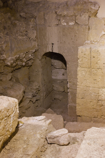 Palermo, Palazzo Reale o Palazzo dei Normanni, sala Montalto, i sotterranei: i resti delle mura puniche.

[ENG]
Palermo, The Royal Palace or Palazzo dei Normanni (Palace of the Normans), the Montalto room, the basements: the remains of the Punic walls..
Palazzo Reale (Palazzo dei Norma, Palermo (PA), Sicilia - Sicily, Italia - Italy