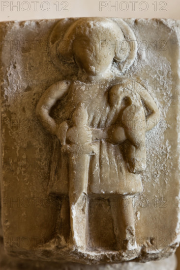 Palermo, Palazzo Reale o Palazzo dei Normanni,  Torre Joharia, appartamenti reali di età borbonica, cappella privata neogotica, acquasantiera: particolare con santo guerriero.

[ENG]
Palermo, The Royal Palace or Palazzo dei Normanni (Palace of the Normans),The Joharia Tower, the Borbone Royal apartments, neo-Gothic private chapel, holy water font: detail of a warrior saint.
Palazzo Reale (Palazzo dei Norma, Palermo (PA), Sicilia - Sicily, Italia - Italy