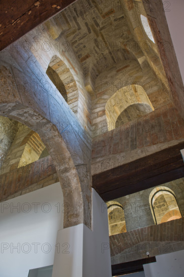 Palermo, Palazzo Reale o Palazzo dei Normanni,  Torre pisana, ambienti superiori: volte a monofore.

[ENG]
Palermo, The Royal Palace or Palazzo dei Normanni (Palace of the Normans),The Pisana Tower, upper spaces: vaults.
Palazzo Reale (Palazzo dei Norma, Palermo (PA), Sicilia - Sicily, Italia - Italy