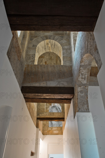 Palermo, Palazzo Reale o Palazzo dei Normanni,  Torre pisana, ambienti superiori: volte a monofore.

[ENG]
Palermo, The Royal Palace or Palazzo dei Normanni (Palace of the Normans),The Pisana Tower, upper spaces: vaults.
Palazzo Reale (Palazzo dei Norma, Palermo (PA), Sicilia - Sicily, Italia - Italy