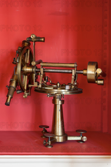 Palermo, Palazzo Reale o Palazzo dei Normanni, Torre Pisana, Osservatorio Astronomico "Giuseppe Piazzi": strumento astronomico.

[ENG]
Palermo, The Royal Palace or Palazzo dei Normanni (Palace of the Normans), the Pisana Tower, The Astronomical Observatory "Giuseppe Piazzi": astronomical instrument.
Palazzo Reale (Palazzo dei Norma, Palermo (PA), Sicilia - Sicily, Italia - Italy