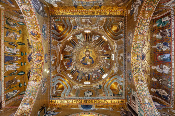 Palermo, Palazzo Reale o Palazzo dei Normanni,  Cappella Palatina (Basilica),cupola del transetto: "Cristo Pantocratore benedicente fra angeli e arcangeli", XII secolo.

[ENG]
Palermo, The Royal Palace or Palazzo dei Normanni (Palace of the Normans), The Palatine Chapel (Basilica), dome of the transept: "Blessing Christ Pantocrator between angels and archangels", XII century.
Palazzo Reale (Palazzo dei Norma, Palermo (PA), Sicilia - Sicily, Italia - Italy