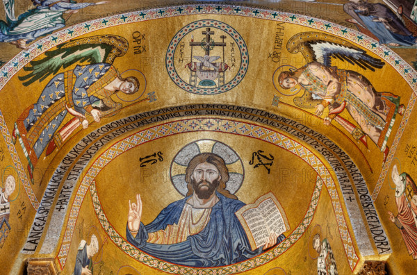 Palermo, Palazzo Reale o Palazzo dei Normanni,  Cappella Palatina (Basilica), veduta del catino dell'abside: mosaico di  Cristo Pantocrator (1143).

[ENG]
Palermo, The Royal Palace or Palazzo dei Normanni (Palace of the Normans), The Palatine Chapel (Basilica), the apse, the bowl-shaped vault: the mosaic of Christ Pantocrator (1143).(1143)
Palazzo Reale (Palazzo dei Norma, Palermo (PA), Sicilia - Sicily, Italia - Italy