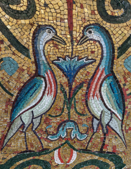 Palermo, Palazzo Reale o Palazzo dei Normanni,  Cappella Palatina (Basilica), sottarco di monofora, mosaico: "Coppia di uccelli", XII secolo.

[ENG]
Palermo, The Royal Palace or Palazzo dei Normanni (Palace of the Normans), The Palatine Chapel (Basilica), mosaic below an archof a llancet window: "A couple of birds", XII century.
Palazzo Reale (Palazzo dei Norma, Palermo (PA), Sicilia - Sicily, Italia - Italy