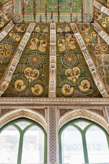 Palermo, Palazzo Reale o Palazzo dei Normanni, Torre Joharia, Sala dei Venti: cuspide lignea con al centro la Rosa dei Venti. Particolare.

[ENG]
Palermo, The Royal Palace or Palazzo dei Normanni (Palace of the Normans), Joharia Tower, the Winds Room: wooden cusp with the Rose of the Winds  (Compass Rose) at its centre. Detail.
Palazzo Reale (Palazzo dei Norma, Palermo (PA), Sicilia - Sicily, Italia - Italy