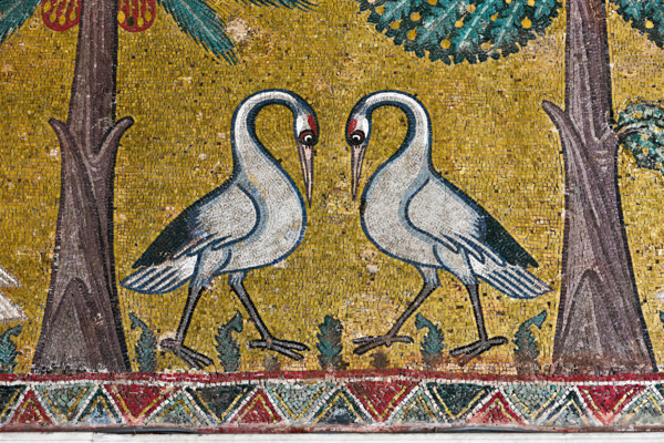 Palermo, Palazzo Reale o Palazzo dei Normanni, Torre Pisana, Sala di Re Ruggero: mosaici della sala voluta da Re Ruggero II d'Altavilla. E' caratterizzata da ampie superfici a mosaico di grande pregio raffiguranti elementi vegetali e scene di carattere aulico e venatorio, simboli del potere normanno (battute di caccia con arcieri e cervi, rappresentati pavoni, cigni, oltre i mitologici centauri, grifi e altri animali esotici  fra lussureggiante vegetazione). I mosaici sono di stile greco - bizantino (secolo XIII).
Particolare con cicogne.

[ENG]
Palermo, The Royal Palace or Palazzo dei Normanni (Palace of the Normans), Pisana Tower,  the King Roger Room: view of the Room which was commissioned by King Roger II d'Altavilla. It is characterized by large mosaic surfaces of great value representing plant elements  and scenes of courtly and hunting style, symbols of the Norman power (hunting scenes with archers and deer, peacocks, swans, and mythological centaurs, griffins and other exo...