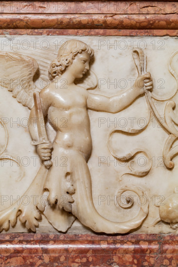 Modena, Duomo, interno, navata destra: monumento funerario dedicato a Francesco Molza; di Bartolomeo Spani, 1516. Marmo di Carrara, marmo proconnesio, pietra d'Istria e rosso ammonitico.

[ENG]
Modena, Cathedral, interior, right aisle: funerary monument dedicated to Francesco Molza; Bartolomeo Spani, 1516. Carrara marble, Proconnesian marble, Istrian stone and red ammonitic stone.