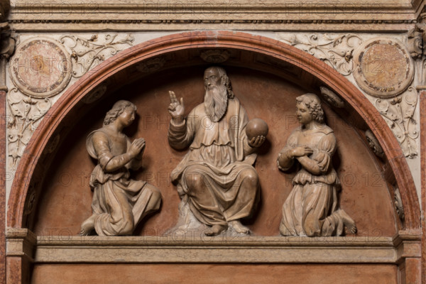 Modena, Duomo, interno, navata destra: monumento funerario dedicato a Francesco Molza; di Bartolomeo Spani, 1516. Marmo di Carrara, marmo proconnesio, pietra d'Istria e rosso ammonitico.

[ENG]
Modena, Cathedral, interior, right aisle: funerary monument dedicated to Francesco Molza; Bartolomeo Spani, 1516. Carrara marble, Proconnesian marble, Istrian stone and red ammonitic stone.