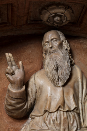 Modena, Duomo, interno, navata destra: monumento funerario dedicato a Francesco Molza; di Bartolomeo Spani, 1516. Marmo di Carrara, marmo proconnesio, pietra d'Istria e rosso ammonitico.

[ENG]
Modena, Cathedral, interior, right aisle: funerary monument dedicated to Francesco Molza; Bartolomeo Spani, 1516. Carrara marble, Proconnesian marble, Istrian stone and red ammonitic stone.