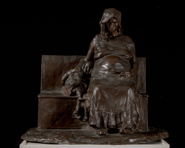 Collezione Assicoop Unipol, inv. n° 914: 
Ermenegildo Luppi (1877-1973); “Mamma con bambino”, scultura in bronzo, 40 x 44 x 35 cm.

[ENG]
Ermenegildo Luppi (1877-1973); “Mother and Child”, bronze sculpture, 40 x 44 x 35 cm.
Collezione Assicoop - Unipol, Modena (MO), Emilia Romagna, Italia - Italy
