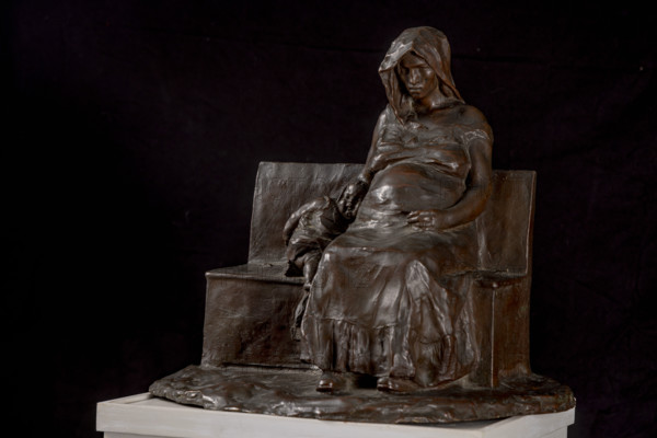 Collezione Assicoop Unipol, inv. n° 914: 
Ermenegildo Luppi (1877-1973); “Mamma con bambino”, scultura in bronzo, 40 x 44 x 35 cm.

[ENG]
Ermenegildo Luppi (1877-1973); “Mother and Child”, bronze sculpture, 40 x 44 x 35 cm.
Collezione Assicoop - Unipol, Modena (MO), Emilia Romagna, Italia - Italy