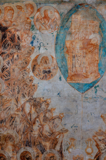 Assisi, Basilica superiore di San Francesco, transetto meridionale, parete sud, “Visioni apocalittiche”:  “La visione del Trono e l’Adorazione dell’Agnello”. Particolare. Affreschi di Cimabue (Cenni di Pepo 1277-1283?) e bottega.

[ENG]
Assisi, Upper Basilica of Saint Francis, the southern transept, the southern wall, “Apocalyptic Visions”: “The vision of the Throne and the Adoration of the Lamb”. Detail. Frescoes by Cimabue (Cenni di Pepo 1277-1283?) and workshop.
Basilica di San Francesco, Assisi (PG), Umbria, Italia - Italy