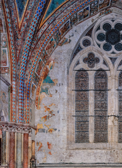 Assisi, Basilica superiore di San Francesco, transetto meridionale: particolare della parete sud con angeli e arcangeli. Affreschi di Cimabue (Cenni di Pepo 1277-1283?).


[ENG]
Assisi, Upper Basilica of St. Francis, southern transept: detail of the south wall with angels and archangels. Frescoes by Cimabue (Cenni di Pepo 1277-1283?).
Basilica superiore di San France, Assisi (PG), Umbria, Italia - Italy