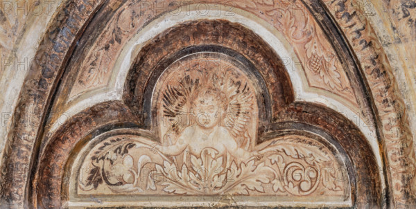 Assisi, Basilica superiore di San Francesco, transetto meridionale, parete ovest: “angelo sovrapposta e fregio floreale”. Affreschi di Cimabue (Cenni di Pepo 1277-1283?) e bottega.

[ENG]
Assisi, Upper Basilica of Saint Francis, southern transept: view of the west wall with “An Angel above the door and a floral frieze”. Frescoes by Cimabue (Cenni di Pepo 1277-1283?) and workshop.
Basilica di San Francesco, Assisi (PG), Umbria, Italia - Italy