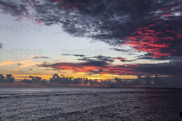 Coucher de soleil à Filiteyo, Maldives