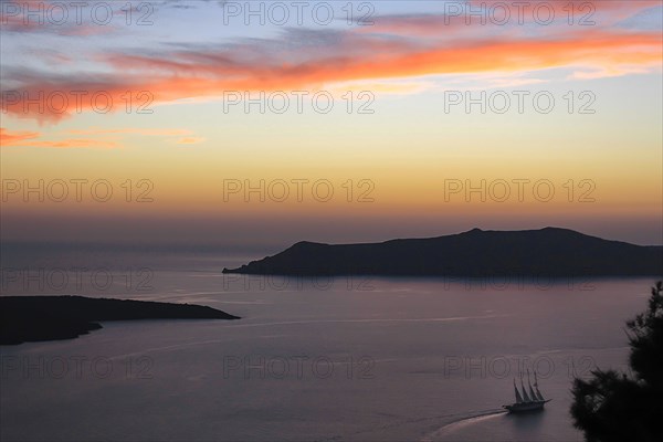Coucher de soleil sur la caldeira de Santorin, Grèce