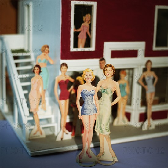 Female Paper Dolls in Lingerie