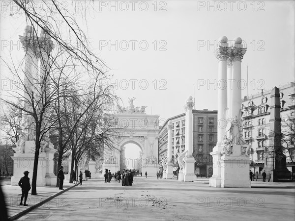 Group of People Near Dewey Arch, New York City, New York, USA, Detroit Publishing Company, 1900