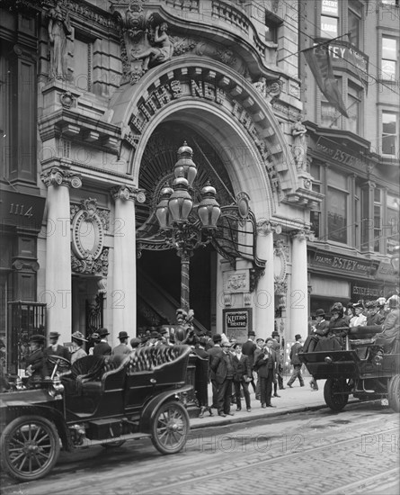 Crowd and Automobiles in front of Keith's New Theatre, Philadelphia, Pennsylvania, USA, Detroit Publishing Company, 1905