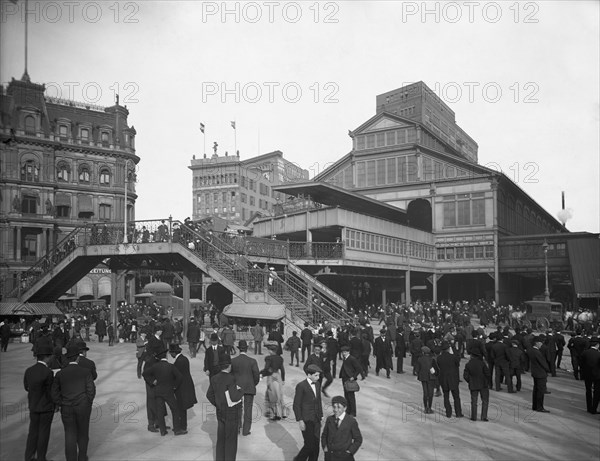 Manhattan Entrance to Brooklyn Bridge, New York City, New York, USA, Detroit Publishing Company, 1905