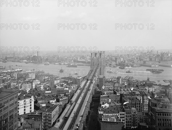 Brooklyn Bridge and East River, New York City, New York, USA, Detroit Publishing Company, 1905