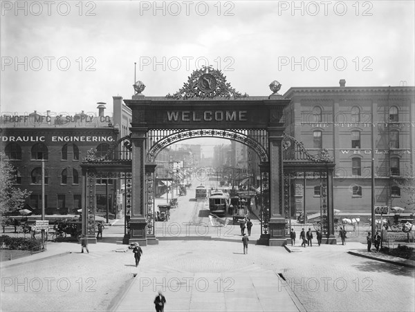 Street Scene, Welcome Arch, Union Depot, Denver, Colorado, USA, Detroit Publishing Company, 1908