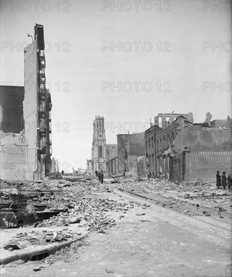 Ruins of Sutter Street up from Grant Avenue after Earthquake, San Francisco, California, USA, Detroit Publishing Company, 1906