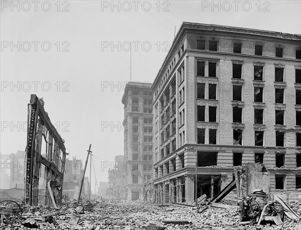 Post Street from Kearney Street after Earthquake, San Francisco, California, USA, Detroit Publishing Company, 1906