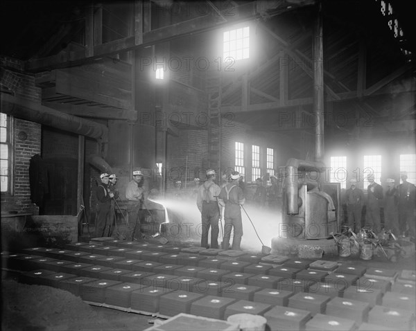 Workers in Moulding Room, Glazier Stove Company, Chelsea, Michigan, USA, Detroit Publishing Company, 1905