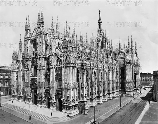 Cathedral, Milan, Italy, Detroit Publishing Company, 1910