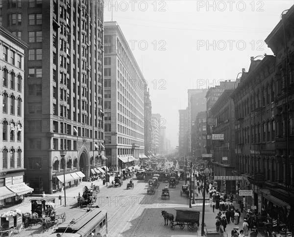 Busy Street Scene, State Street, South from Lake Street, Chicago, Illinois, USA, Hans Behm for Detroit Publishing Company, 1905