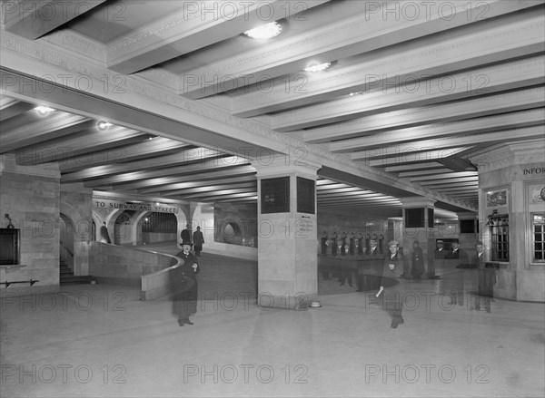 Concourse with Ramp, Grand Central Terminal, New York City, New York, USA, Detroit Publishing Company, 1915