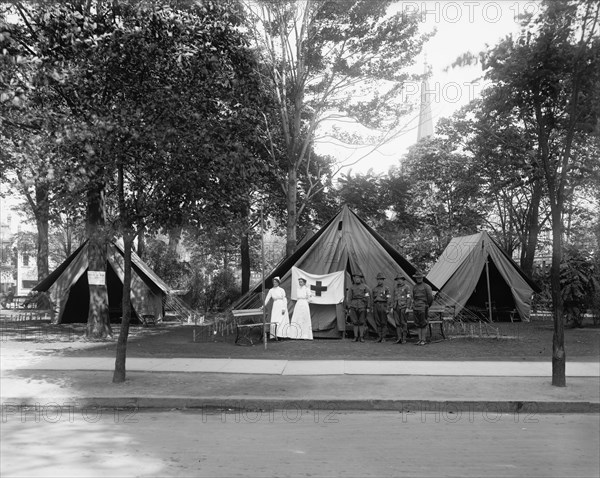 Visiting Nurses' Association, Grand Army of the Republic National Encampment, Tents, Reunion of Spanish-American War Veterans, Grand Circus Park, Detroit, Michigan, USA, Detroit Publishing Company, 1914