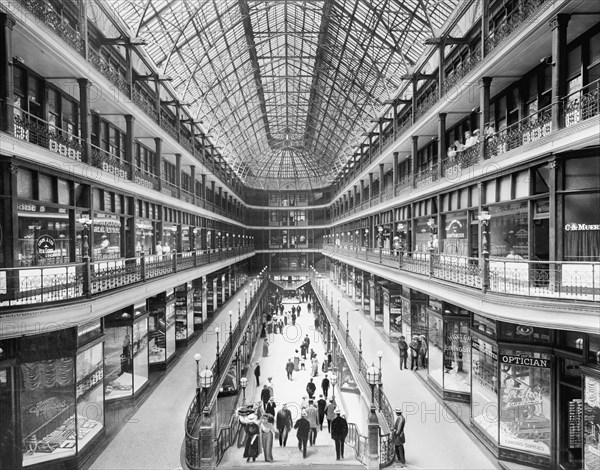 Arcade, Cleveland, Ohio, USA, Detroit Publishing Company, 1915