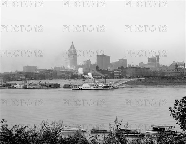 Skyline Along River, Cincinnati, Ohio, USA, Detroit Publishing Company, 1915