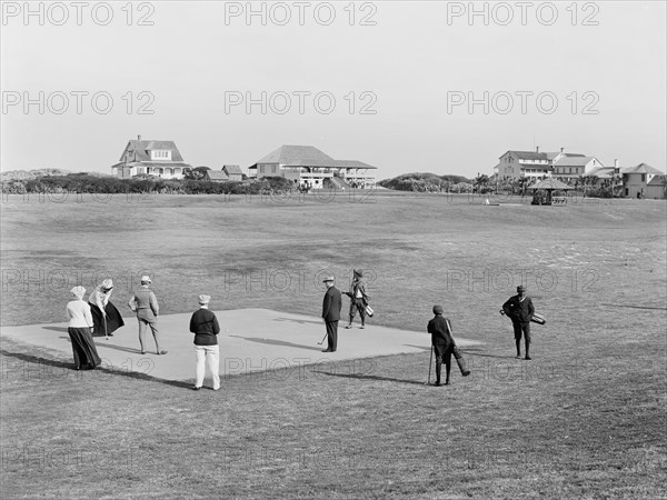 People on Golf Course, New Golf Links and Clubhouse, Ormond, Florida, USA, Detroit Publishing Company, 1910