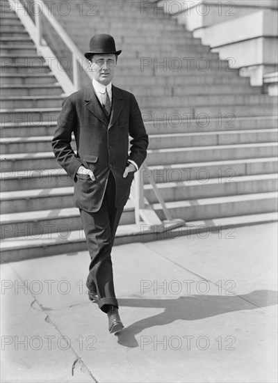 Franklin Delano Roosevelt, during his Appointment as Assistant Secretary of the Navy, Portrait, Washington DC, USA, Harris & Ewing, 1913