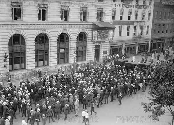 Crowd Following Major League Baseball Scoreboard outside Washington Star Newspaper Building, Washington DC, USA, Harris & Ewing, 1917